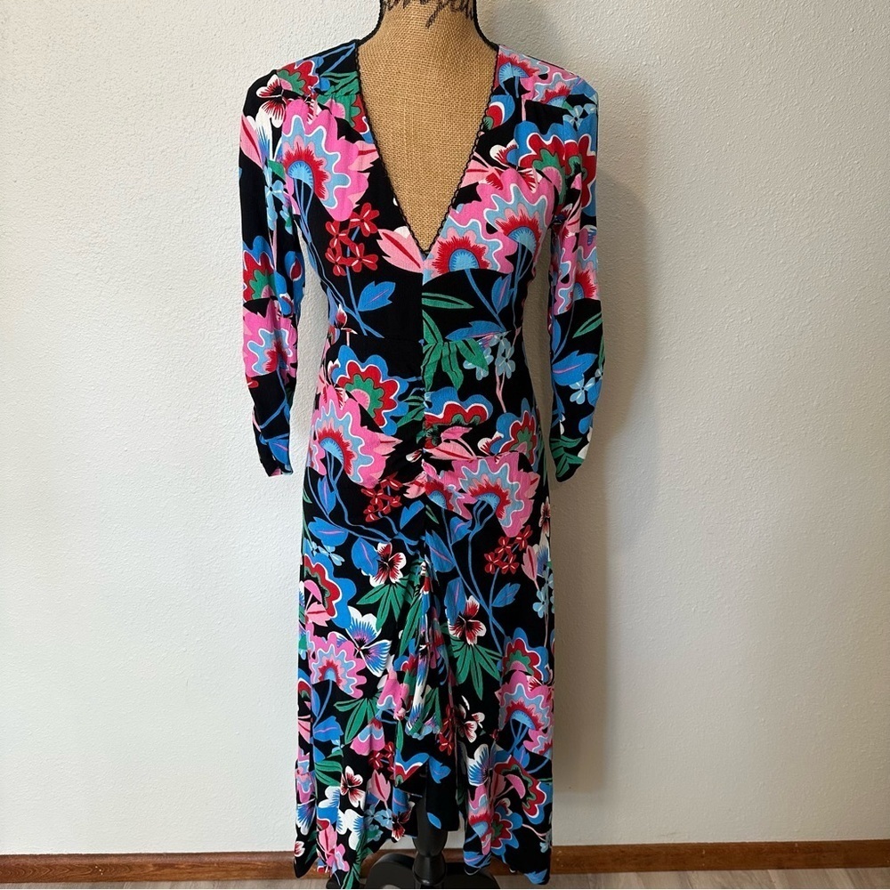 Maeve Vibrant Rouched Floral Backless Dress - Picture 3 of 15